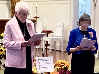 Srs. Gert and Mary Catherine renew their vows